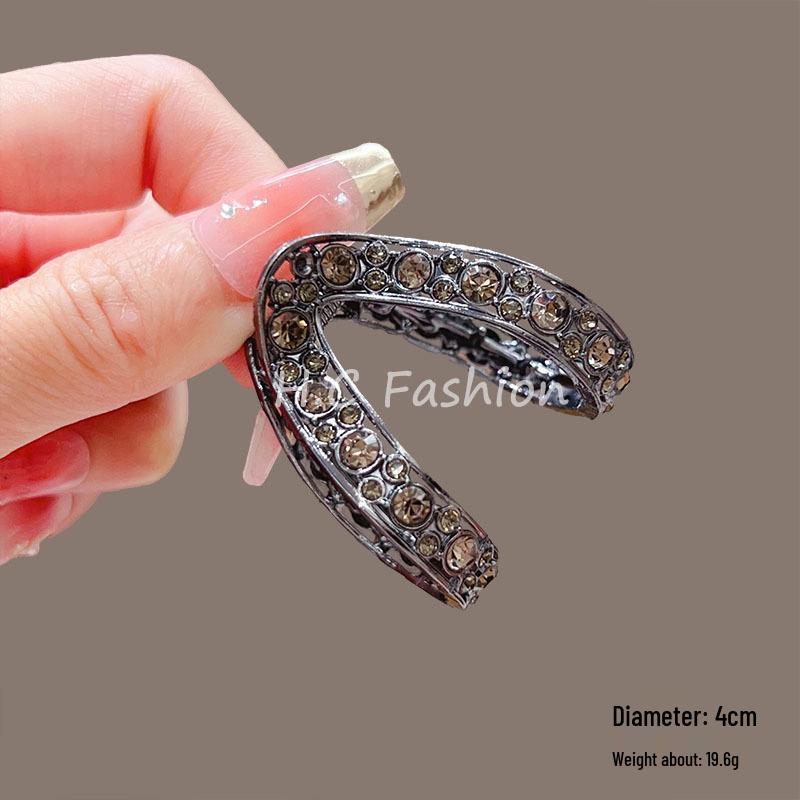 Заколка-краб для хвоста с жемчужной инкрустацией и бриллиантами - Несминаемая заколка для волос для женщин
Заколка-краб для хвоста с жемчужной инкрустацией и бриллиантами - Несминаемая заколка для волос для женщин