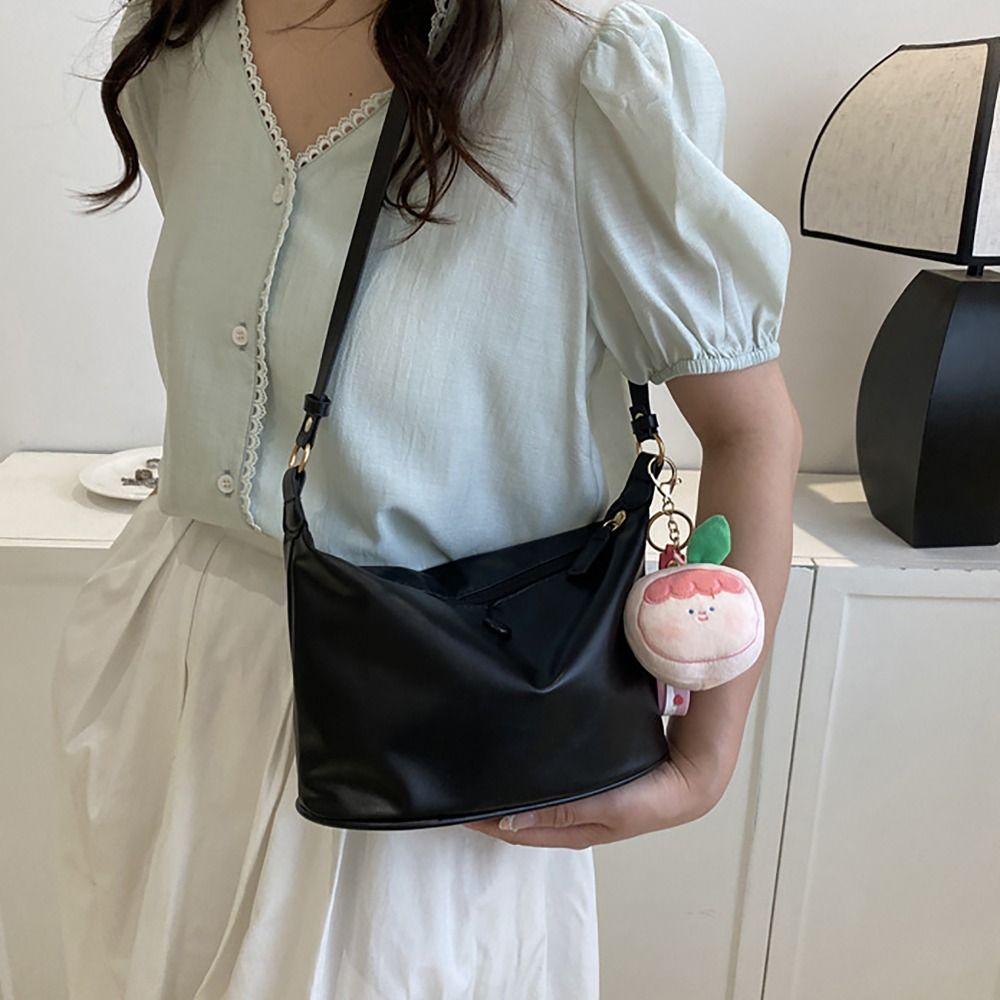 Large Capacity Vintage Underarm Bag with Pendants Crossbody Bag Single Shoulder Bag Women Girls
Large Capacity Vintage Underarm Bag with Pendants Crossbody Bag Single Shoulder Bag Women Girls