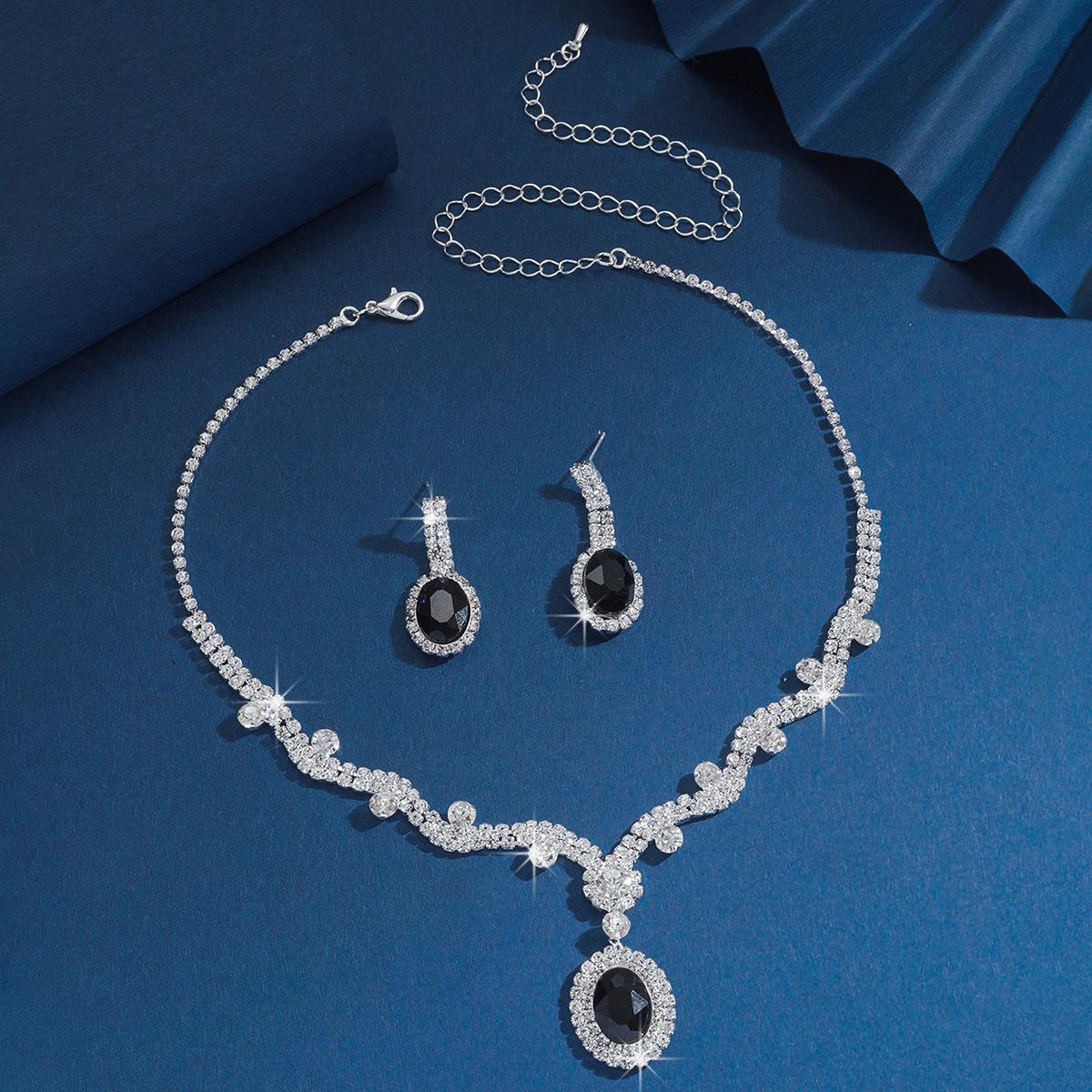 Diamond-Encrusted Water Drop Fringed Necklace, Earrings, Two-Piece Set, Exaggerated Light Luxury Temperament, Collarbone Chain, High-End Sense
Diamond-Encrusted Water Drop Fringed Necklace, Earrings, Two-Piece Set, Exaggerated Light Luxury Temperament, Collarbone Chain, High-End Sense