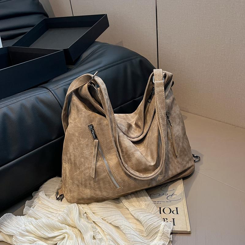 Oblique span bag women s versatile shoulder bag girls advanced sense class bucket bag niche large-capacity shoulder bag хаки
Oblique span bag women s versatile shoulder bag girls advanced sense class bucket bag niche large-capacity shoulder bag хаки