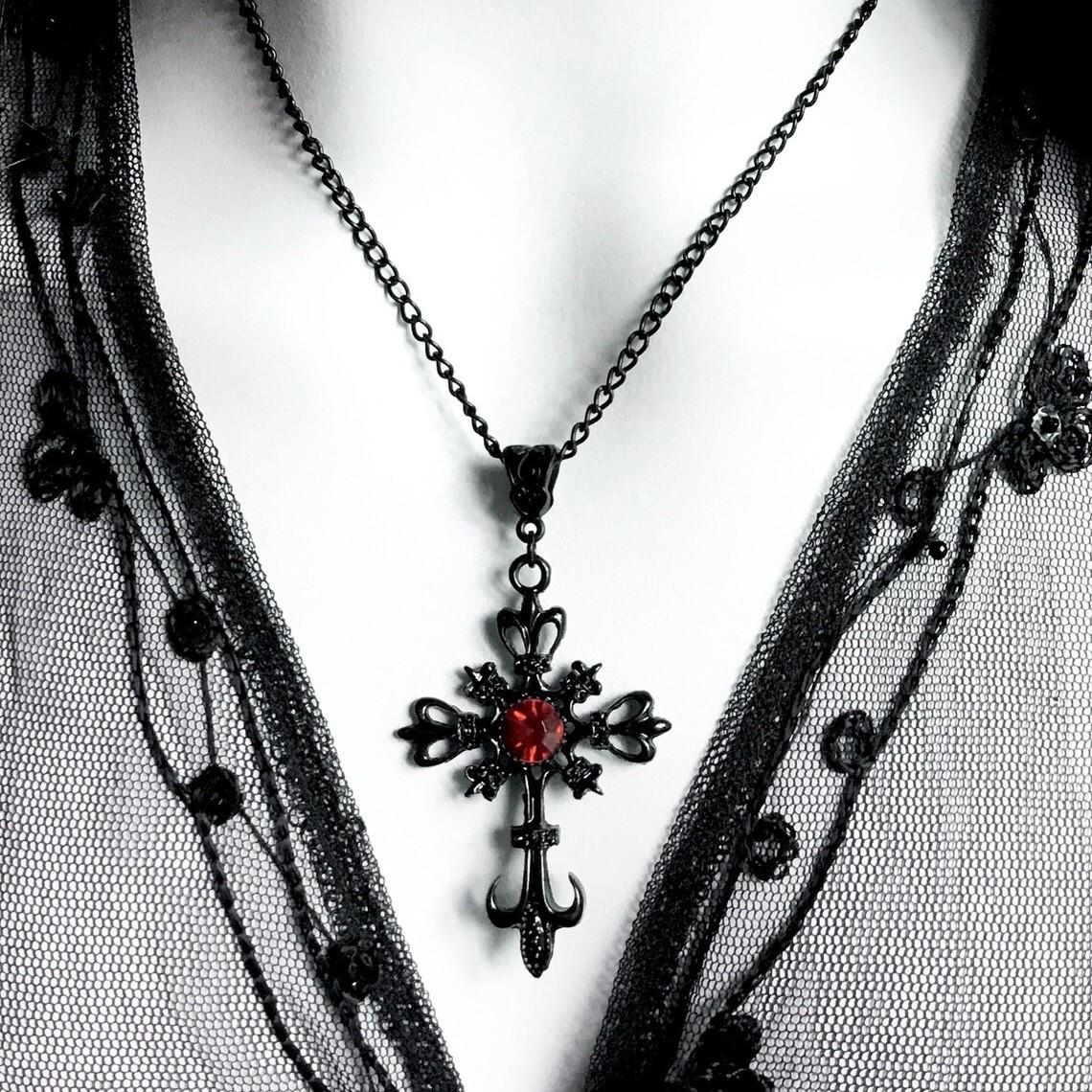Gothic Cross Necklace For Women Men Punk Hollow Flower Cross Charms Choker Chain Vampires Pendant Jewelry Party Accessories Gift
Gothic Cross Necklace For Women Men Punk Hollow Flower Cross Charms Choker Chain Vampires Pendant Jewelry Party Accessories Gift