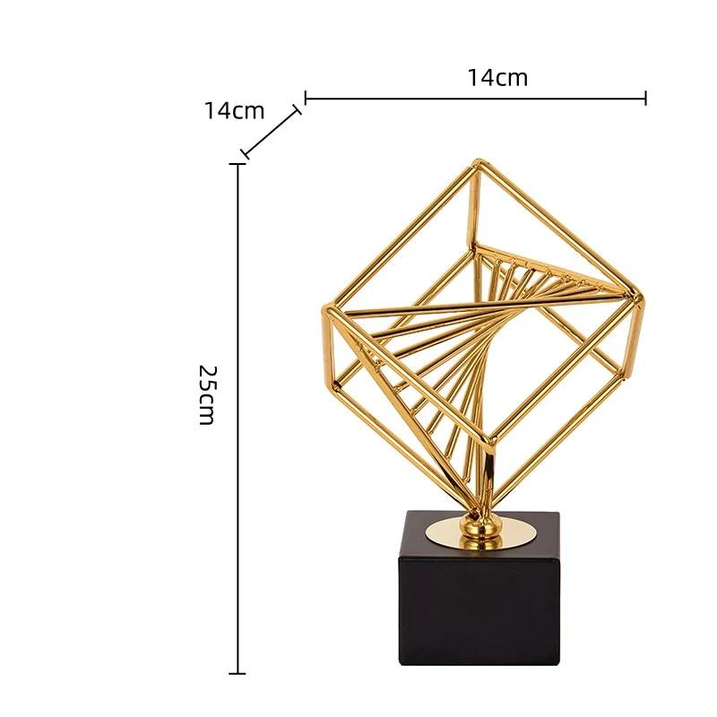 Металеві вироби ручної роботи Геометричний квадратний кубик Рубіка Металеві золоті прикраси Порожниста квадратна металева фігурка Аксесуари для декору дому
Металеві вироби ручної роботи Геометричний квадратний кубик Рубіка Металеві золоті прикраси Порожниста квадратна металева фігурка Аксесуари для декору дому