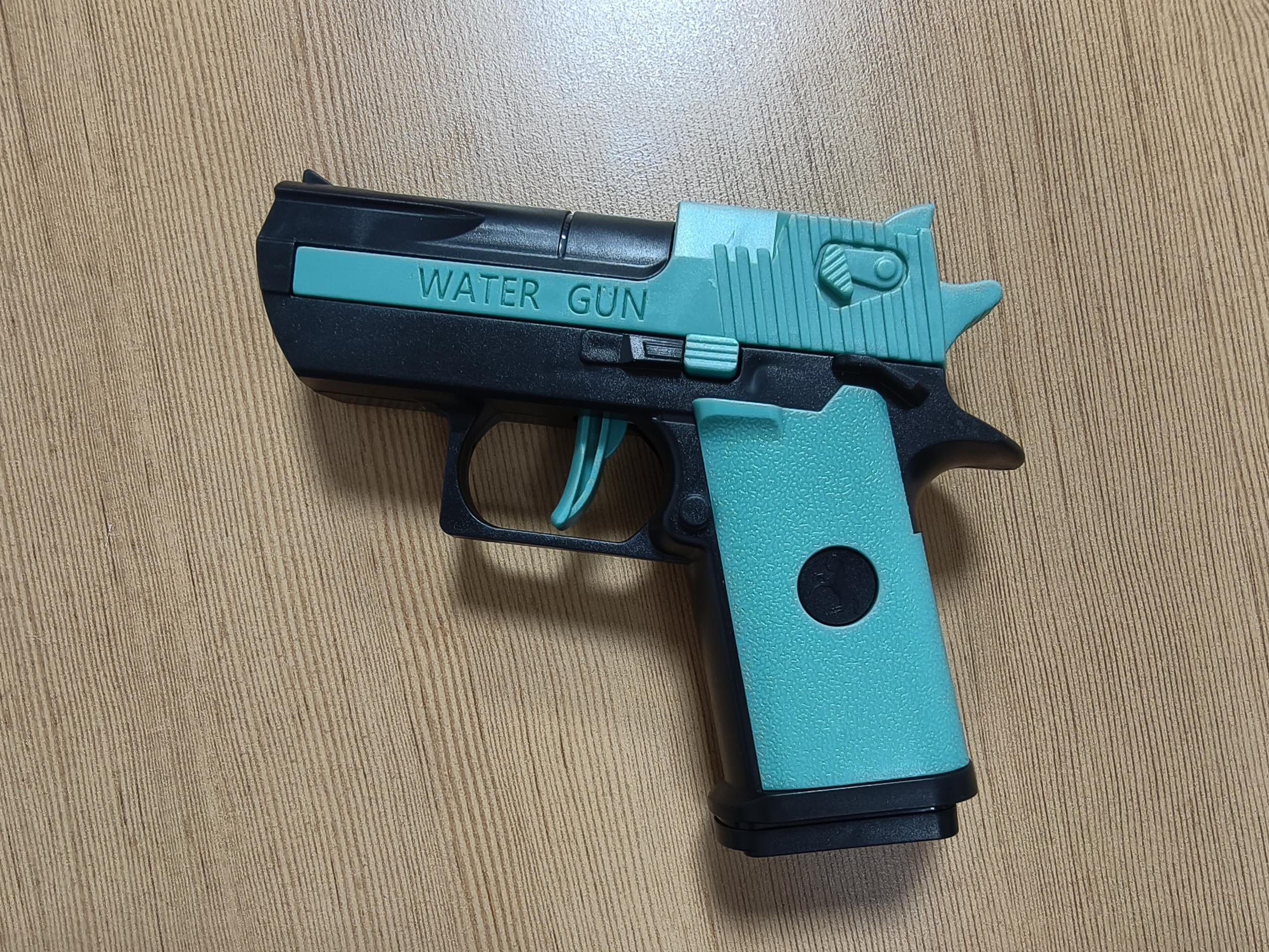 Hot Mini Desert Eagle Mechanical Continuous Firing Water Gun Shooting Game Summer Outdoor Beach Toy Gun for Children Boys Gifts
Hot Mini Desert Eagle Mechanical Continuous Firing Water Gun Shooting Game Summer Outdoor Beach Toy Gun for Children Boys Gifts