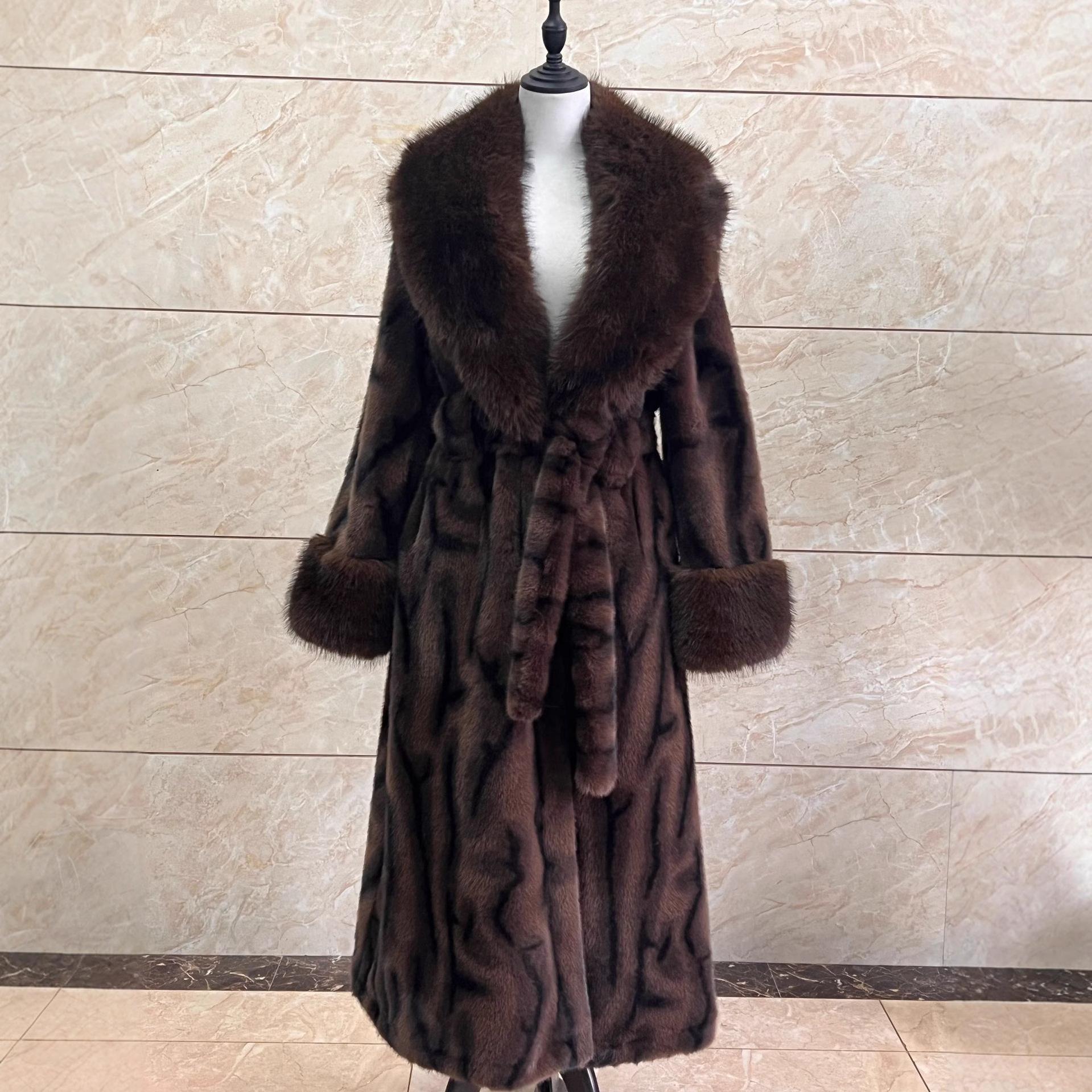 2025 Новая Зимняя Внешнеторговая Норковая Шуба Шуба из Лисьего Меха Новая Леопардовая Расцветка Теплая и Модная V-образный вырез One size fits all
2025 Новая Зимняя Внешнеторговая Норковая Шуба Шуба из Лисьего Меха Новая Леопардовая Расцветка Теплая и Модная V-образный вырез One size fits all