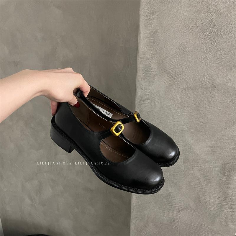 Retro British style thick heel JK small leather shoes women s 2025 new round head shallow mouth metal buckle Mary Jane shoes loafers 39 чорний
Retro British style thick heel JK small leather shoes women s 2025 new round head shallow mouth metal buckle Mary Jane shoes loafers 39 чорний