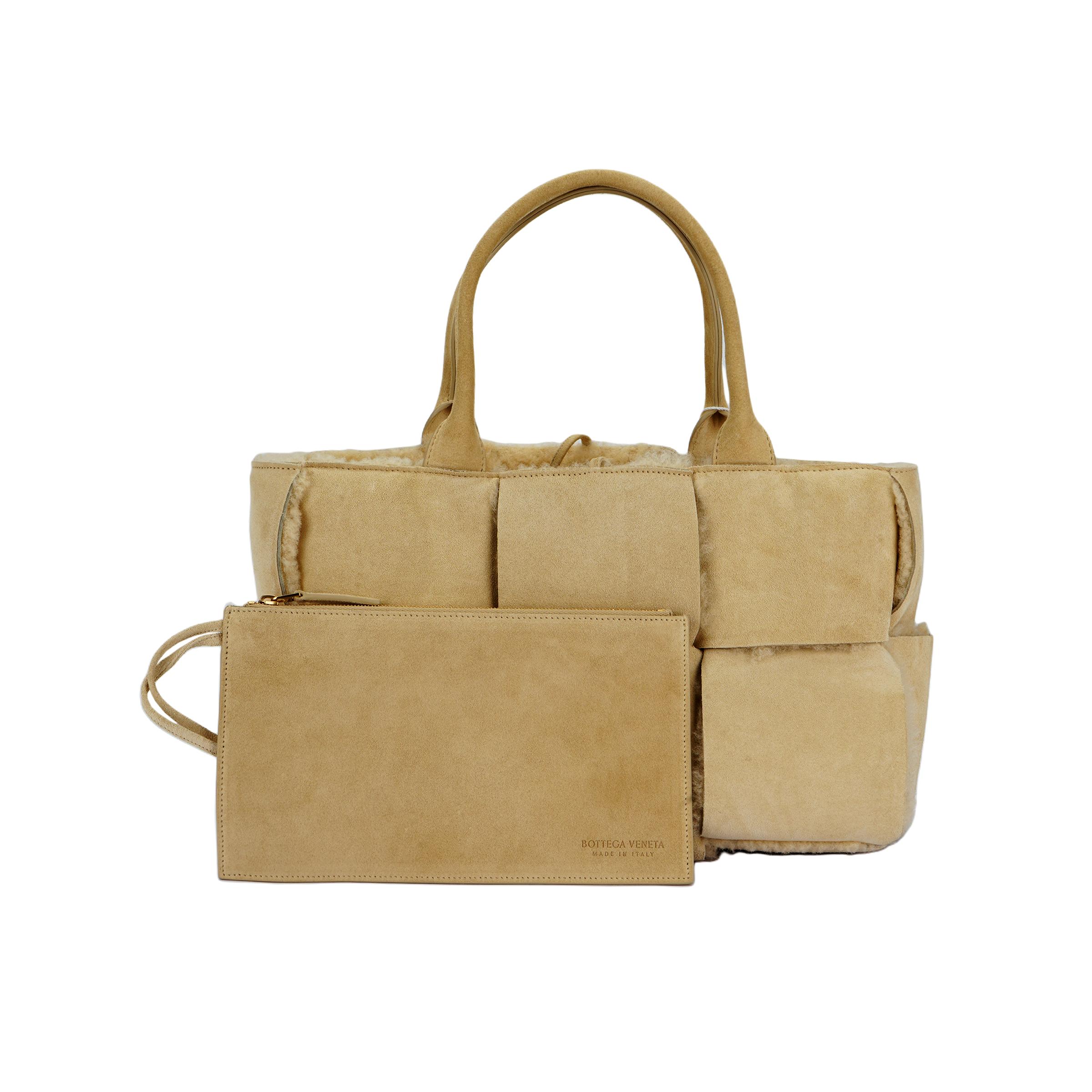 Bottega Veneta Arco Solid Color Woven Interior Zipper Pocket Suede Calfskin Tote Bag Shopping Bag Handbag Small Women Tote Oatmeal 652867V1EQ19776 Basic Set (Bag+Dust Bag)
Bottega Veneta Arco Solid Color Woven Interior Zipper Pocket Suede Calfskin Tote Bag Shopping Bag Handbag Small Women Tote Oatmeal 652867V1EQ19776 Basic Set (Bag+Dust Bag)