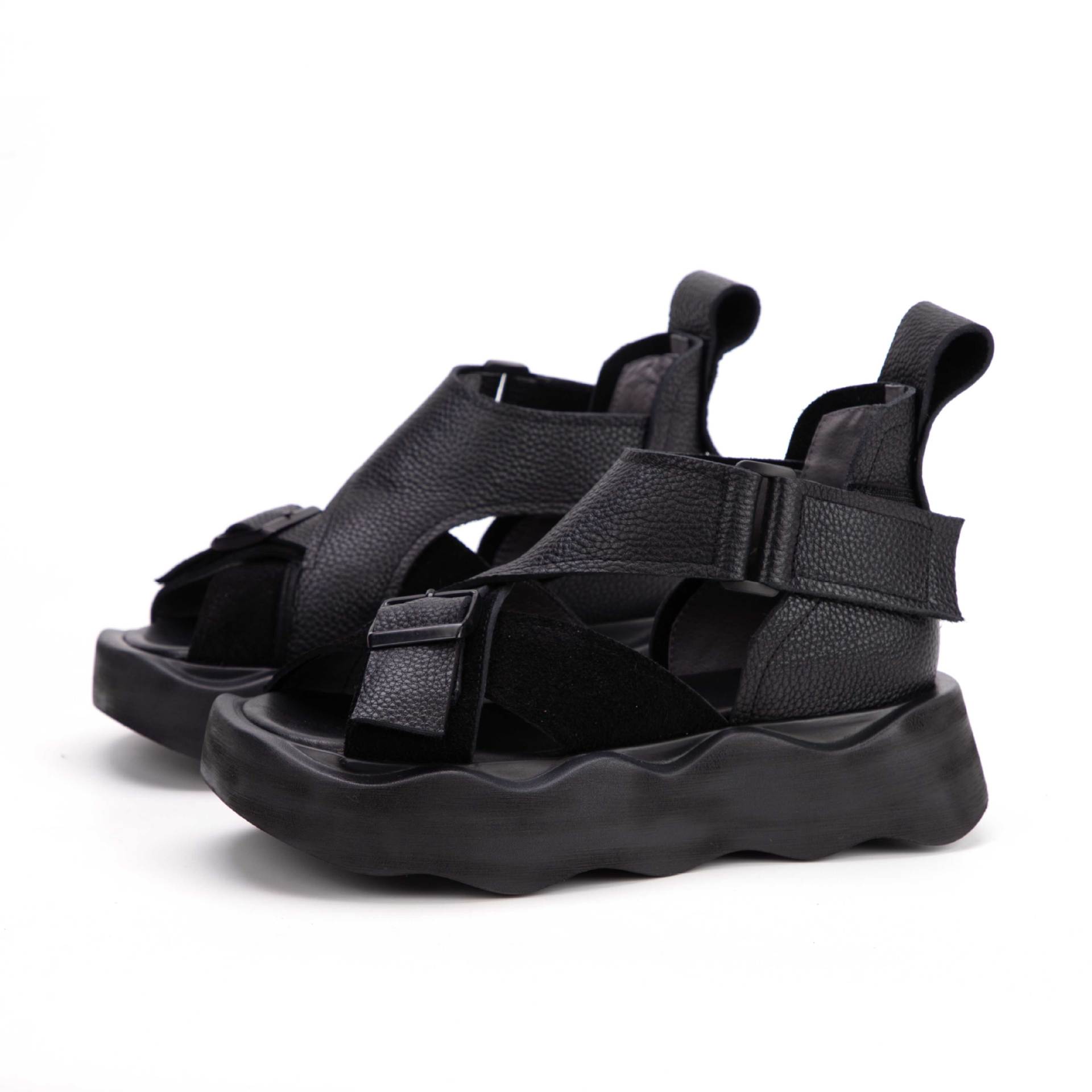 Johnature Genuine Leather Flat Platform Sandals Vintage Peep Toe Thick Soled Women s Shoes 40 чорний
Johnature Genuine Leather Flat Platform Sandals Vintage Peep Toe Thick Soled Women s Shoes 40 чорний