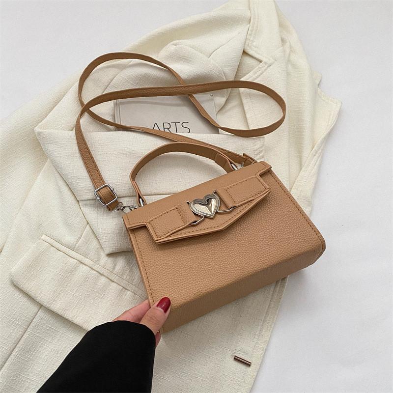 Fashionable Women s Crossbody Bag Stylish Simple Handbag For Winter In Black White Green Pink Khaki хакі
Fashionable Women s Crossbody Bag Stylish Simple Handbag For Winter In Black White Green Pink Khaki хакі