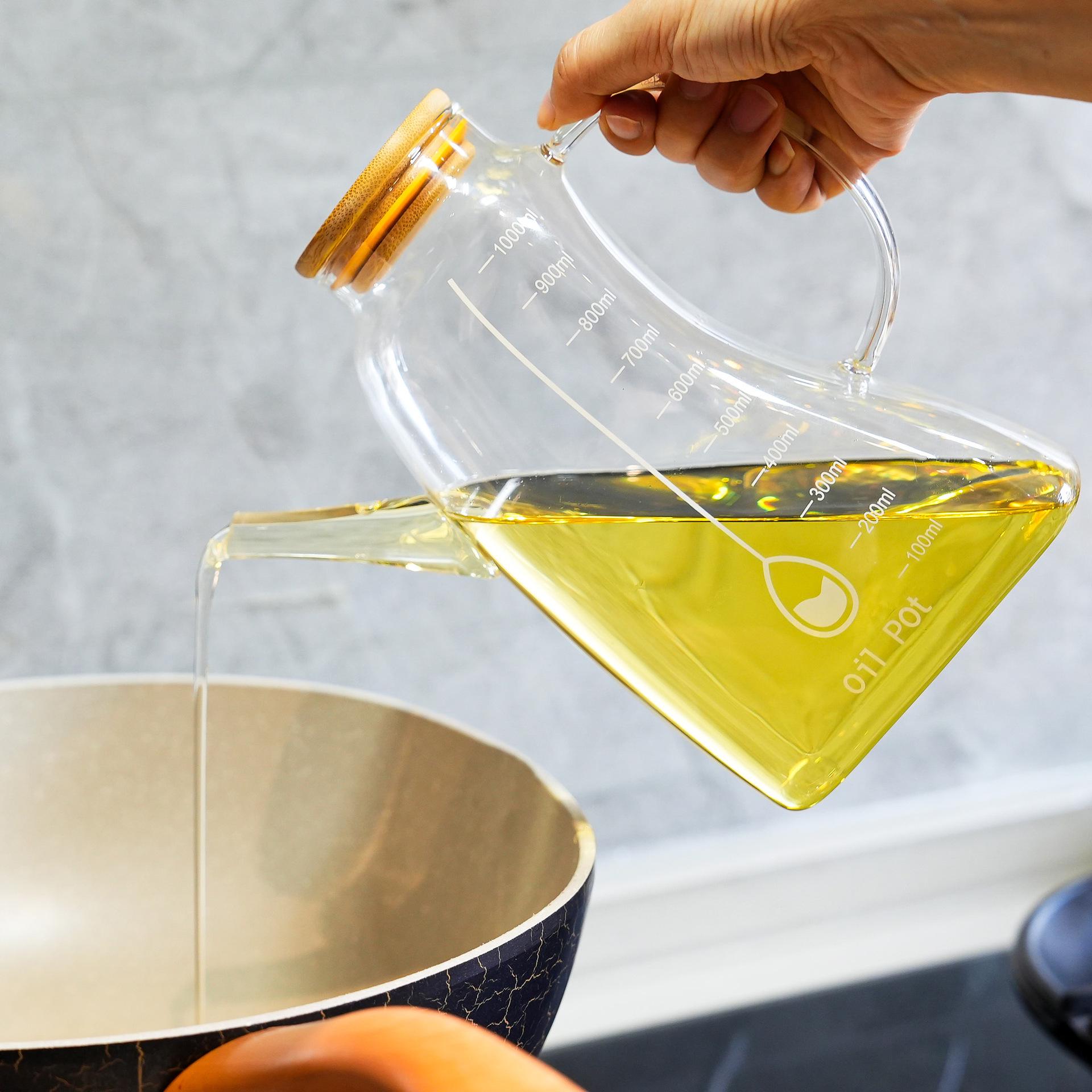 Leak-Proof Glass Oil Pot with Scale - Large Capacity Kitchen Bottle for Oil, Soy Sauce, and Vinegar 750ml
Leak-Proof Glass Oil Pot with Scale - Large Capacity Kitchen Bottle for Oil, Soy Sauce, and Vinegar 750ml