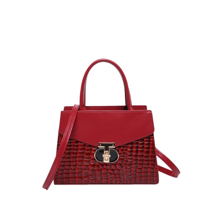 Casual simple crocodile pattern messenger bag, Korean version of fashion 2024 summer new shoulder bag fashion portable women s bag червоний
Casual simple crocodile pattern messenger bag, Korean version of fashion 2024 summer new shoulder bag fashion portable women s bag червоний