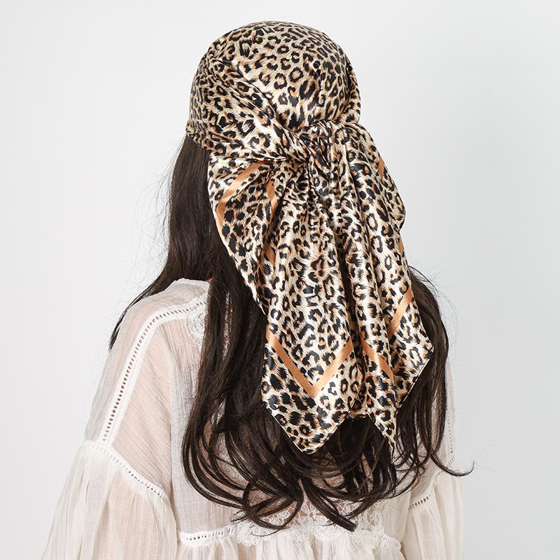 1pc Leopard Print Imitated Silk Scarf Casual Headscarf Muslim Woman Hijabs Shawls Smooth Soft Hair Scarf Islimic Turban Bandana 90x90cm хакі
1pc Leopard Print Imitated Silk Scarf Casual Headscarf Muslim Woman Hijabs Shawls Smooth Soft Hair Scarf Islimic Turban Bandana 90x90cm хакі