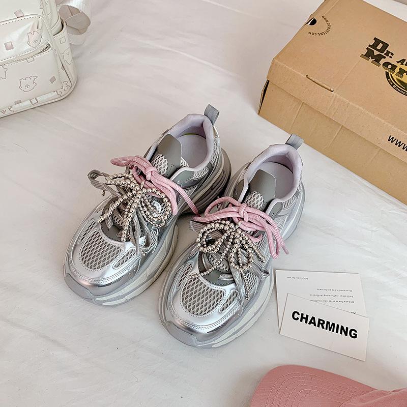 2025 spring and summer Yinyin same double-layer thick-soled dad shoes mesh surface heightening lace-up casual sports shoes women 40 серебряный
2025 spring and summer Yinyin same double-layer thick-soled dad shoes mesh surface heightening lace-up casual sports shoes women 40 серебряный