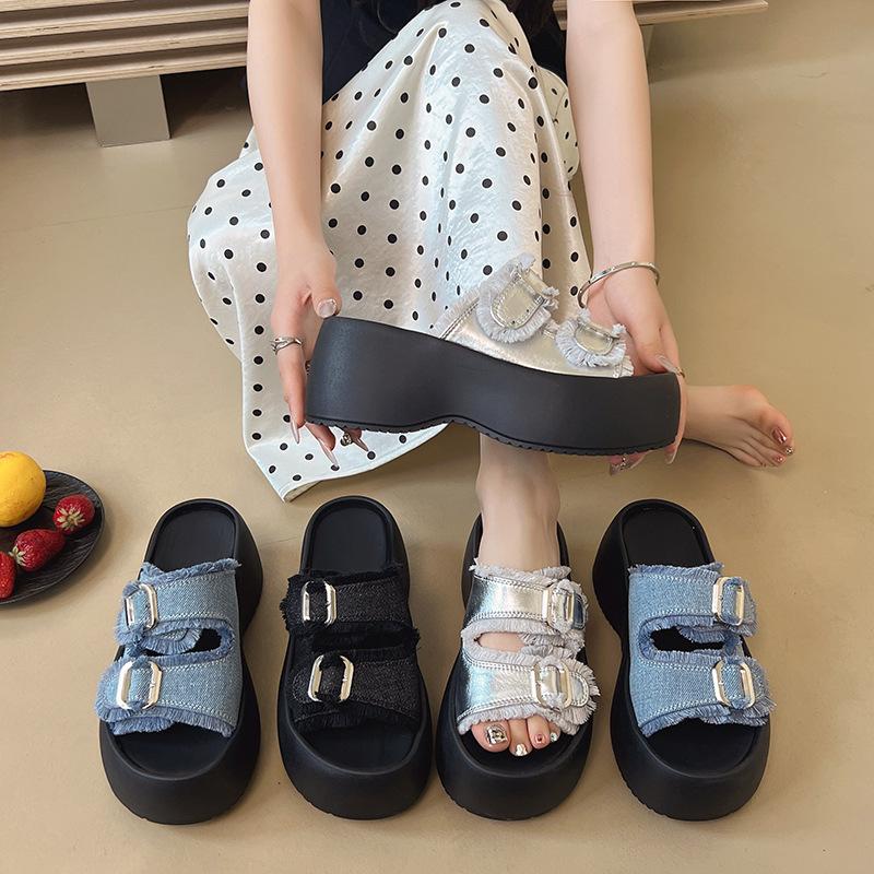 Thick-soled slippers for women s outer wear 2025 summer new high-end matching skirt muffin belt buckle one-word drag 40 чорний
Thick-soled slippers for women s outer wear 2025 summer new high-end matching skirt muffin belt buckle one-word drag 40 чорний