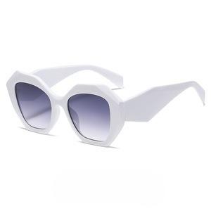 Irregular Large Frame White Goggles Men s and Women s Candy Color Eyeglasses UV Protection 400 Eyeglasses For Outdoor Use Goggles gafas de sol
Irregular Large Frame White Goggles Men s and Women s Candy Color Eyeglasses UV Protection 400 Eyeglasses For Outdoor Use Goggles gafas de sol