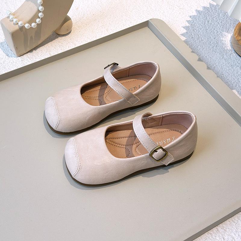 Ретро кожаные туфли для девочек 2025 весна и осень новые детские кожаные туфли туфли принцессы для девочек мягкая подошва детская обувь 34
Ретро кожаные туфли для девочек 2025 весна и осень новые детские кожаные туфли туфли принцессы для девочек мягкая подошва детская обувь 34