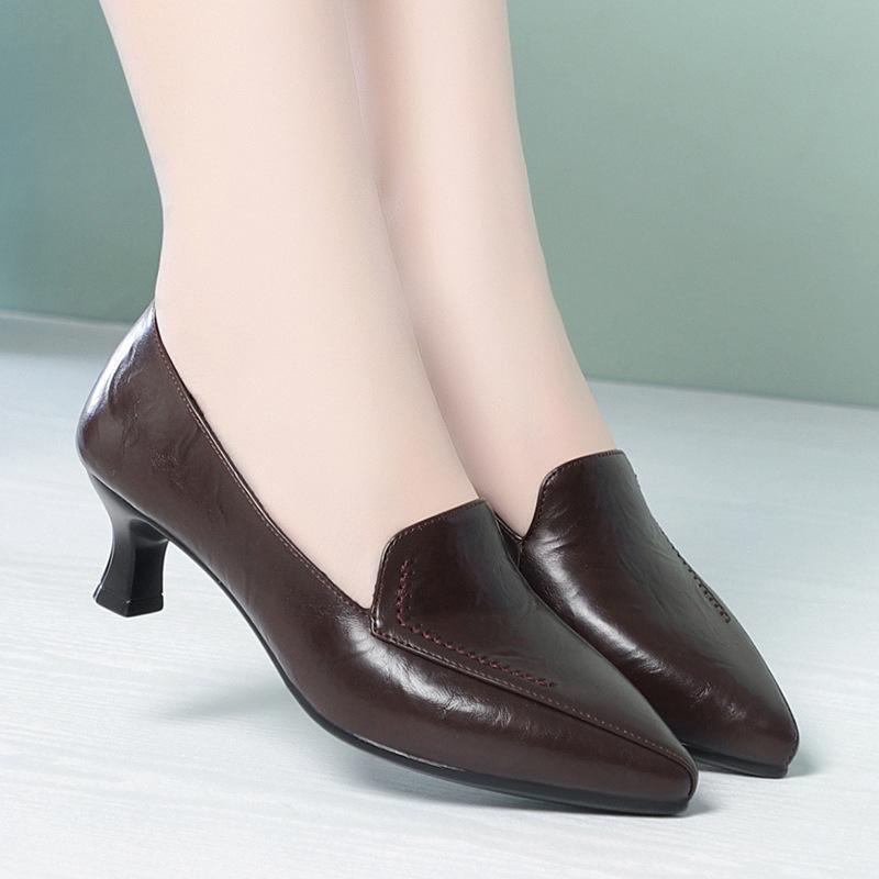 Women s Shoes for Middle Ages with Spring and Autumn Style: Pointed-Toe Leather Shoes, Soft Leather Black Professional Women s Shoes 41 коричневий
Women s Shoes for Middle Ages with Spring and Autumn Style: Pointed-Toe Leather Shoes, Soft Leather Black Professional Women s Shoes 41 коричневий