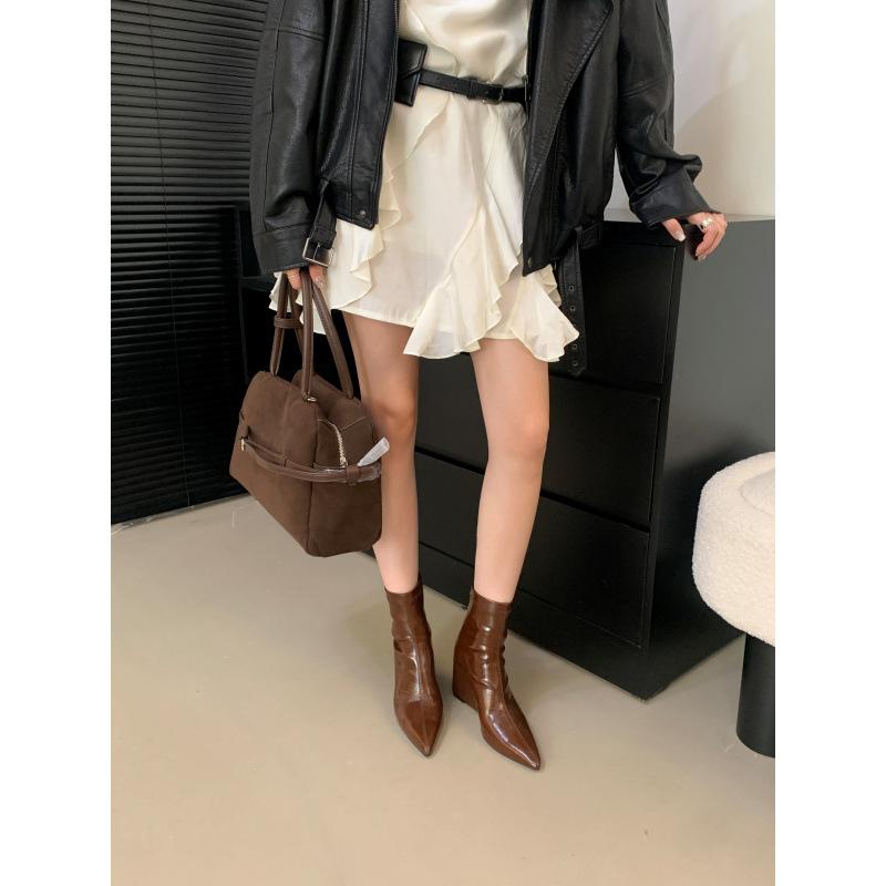 European and American fashion pointed wedge heel thin boots French temperament versatile high heel elastic rear zipper women s boots show thinness and 40 темно-коричневого кольору
European and American fashion pointed wedge heel thin boots French temperament versatile high heel elastic rear zipper women s boots show thinness and 40 темно-коричневого кольору