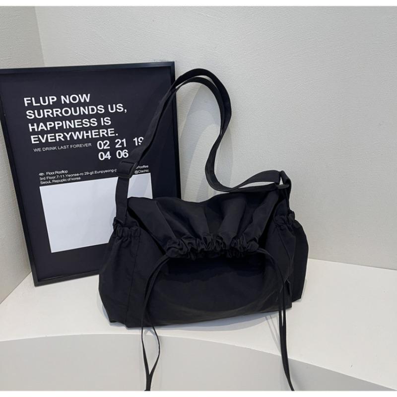 Fashion pleated bucket bag New Macaron casual cloth bag Versatile shoulder messenger bag Women чорний
Fashion pleated bucket bag New Macaron casual cloth bag Versatile shoulder messenger bag Women чорний