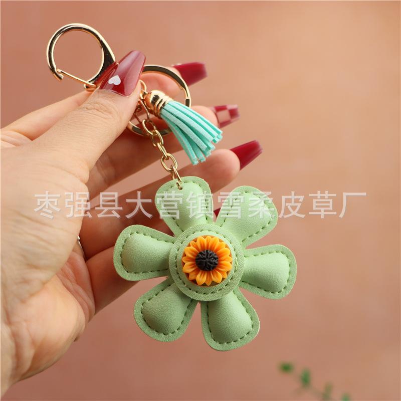 Internet Celebrity Sunflower Bag Pendant Leather Keychain Sunflower Mobile Phone Case Pendant Personalized Creative Small Gifts зелений
Internet Celebrity Sunflower Bag Pendant Leather Keychain Sunflower Mobile Phone Case Pendant Personalized Creative Small Gifts зелений