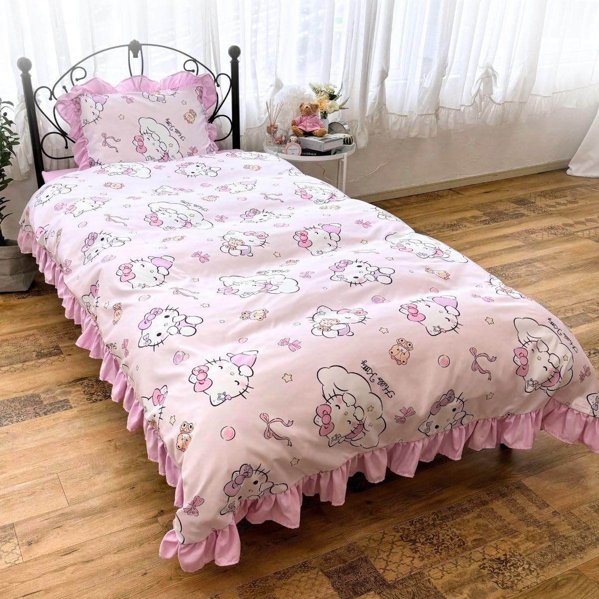 Sanrio Hello Kitty Ruffle Duvet Cover Set Single Kitty Hello Kitty Sanrio SANRIO Character 3-Piece SB-666-S
Sanrio Hello Kitty Ruffle Duvet Cover Set Single Kitty Hello Kitty Sanrio SANRIO Character 3-Piece SB-666-S