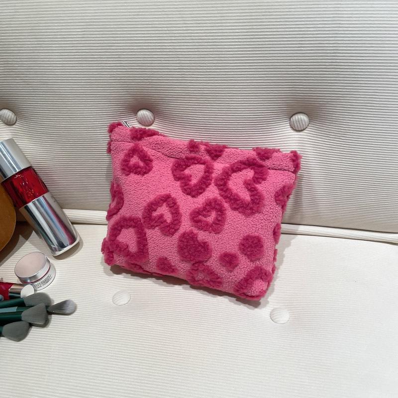 Sweet Heart Jacquard Women s Travel Clutch Storage Bag Portable Female Wash Make Up Bags Cute Ladies Soft Plush Cosmetic Bags
Sweet Heart Jacquard Women s Travel Clutch Storage Bag Portable Female Wash Make Up Bags Cute Ladies Soft Plush Cosmetic Bags