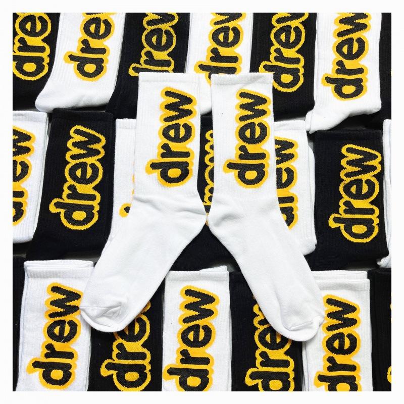 24Ss Trendy Brand Black And White Letter Socks Graffiti Smiley Face With Hole Shoes Trendy Sports Pure Cotton Mid-Leg Socks One size fits all
24Ss Trendy Brand Black And White Letter Socks Graffiti Smiley Face With Hole Shoes Trendy Sports Pure Cotton Mid-Leg Socks One size fits all