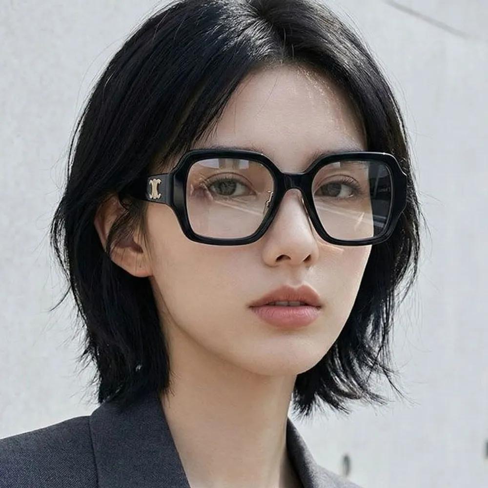 Celine Triomphe Eyeglass Frames CL50131F 001 Square Horn-rimmed Glasses for Women and Men
Celine Triomphe Eyeglass Frames CL50131F 001 Square Horn-rimmed Glasses for Women and Men