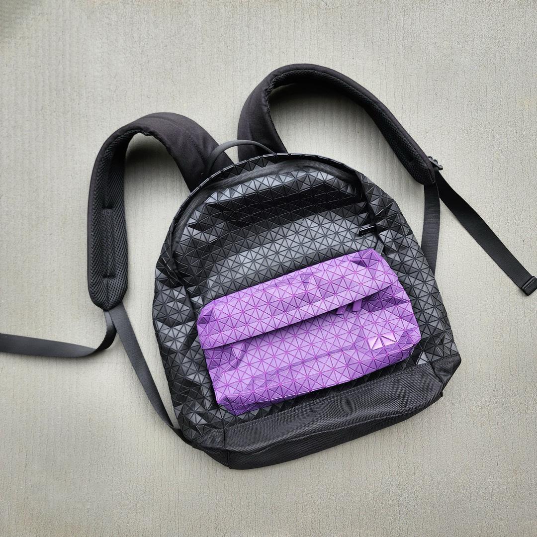 Trendy Japanese Diamond Silicone Colorblock Backpack: Stylish Casual Student Bookbag & Laptop Bag 34L x 43H x 18W cm
Trendy Japanese Diamond Silicone Colorblock Backpack: Stylish Casual Student Bookbag & Laptop Bag 34L x 43H x 18W cm