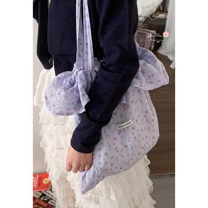 Lotus leaf floral cloth bag women s bag new lady wind tote bag large capacity shoulder bag
Lotus leaf floral cloth bag women s bag new lady wind tote bag large capacity shoulder bag