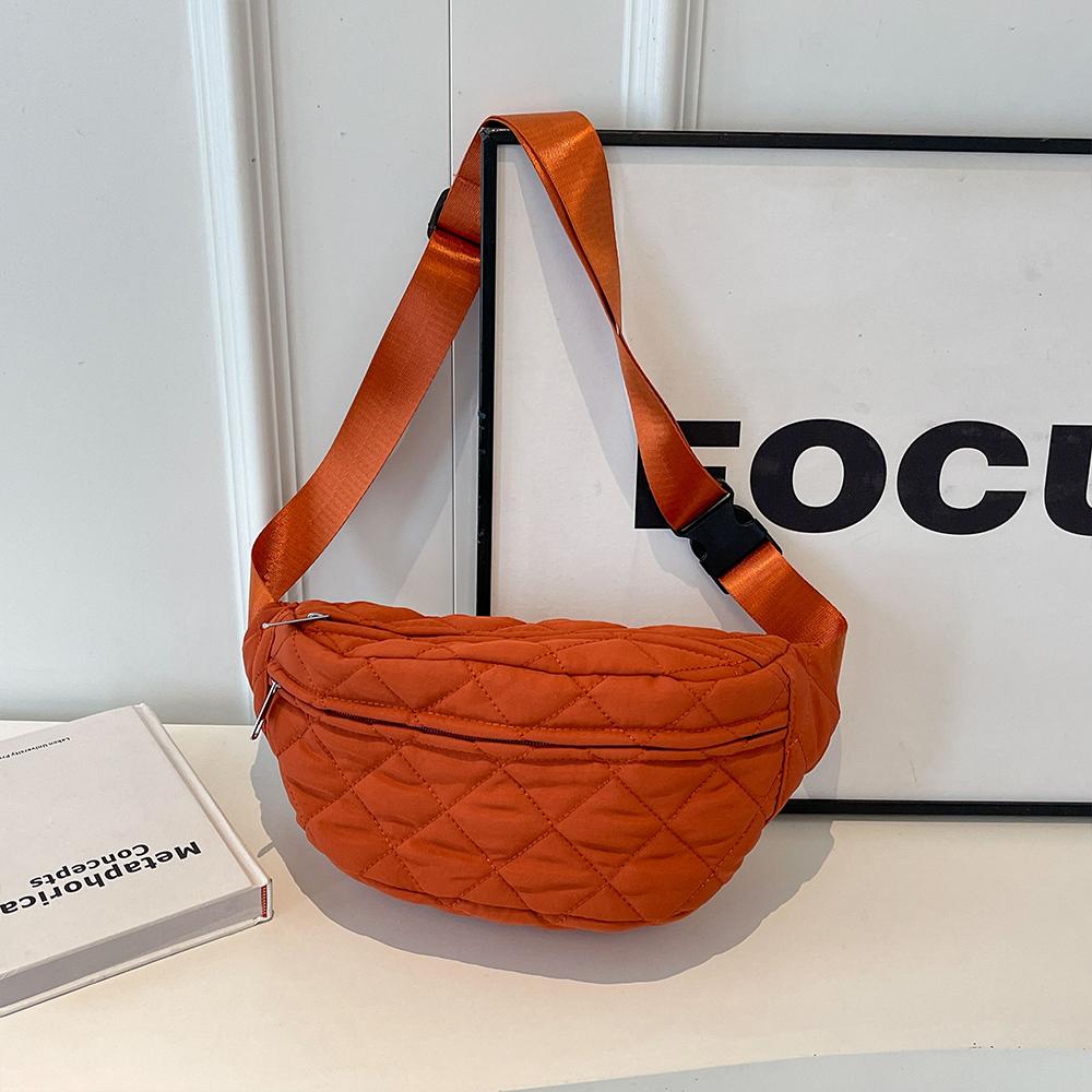 New Large Capacity Filled Cott Waterproof Crossbody Shoulder Bag Armpit Dumpling Bag Quilted Casual All-Match Bag
New Large Capacity Filled Cott Waterproof Crossbody Shoulder Bag Armpit Dumpling Bag Quilted Casual All-Match Bag