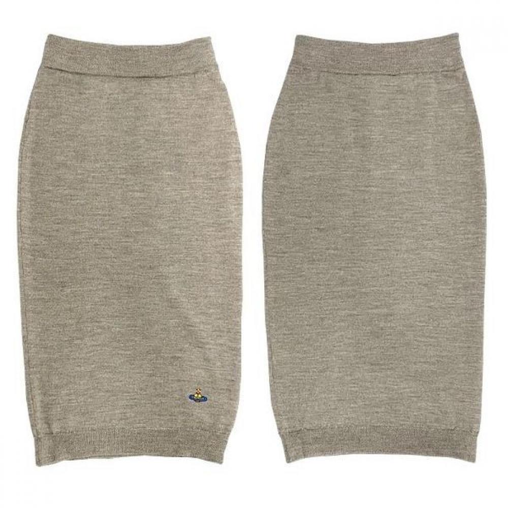 Vivienne Westwood The Factory 23fw Orb Logo Embroidered Knit Midi Skirt Stone Grey 123471967 XXS
Vivienne Westwood The Factory 23fw Orb Logo Embroidered Knit Midi Skirt Stone Grey 123471967 XXS