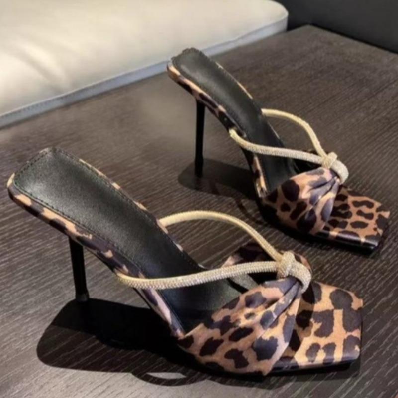 Fashion Fashion Stiletto Slippers Women s Square Head Open-toed Crystal Sandals with Anti-slip Wear-resistant High Heels 42
Fashion Fashion Stiletto Slippers Women s Square Head Open-toed Crystal Sandals with Anti-slip Wear-resistant High Heels 42