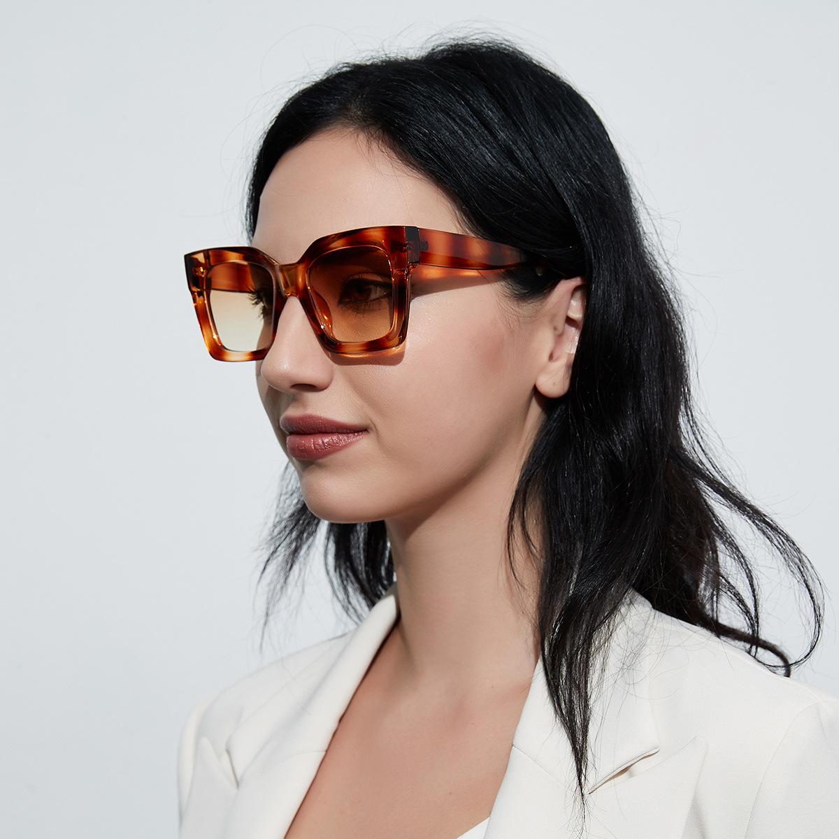 Glasses 95157 Autumn Square Large Frame Transparent Color Sunglasses Women S Retro Sunglasses Men
Glasses 95157 Autumn Square Large Frame Transparent Color Sunglasses Women S Retro Sunglasses Men