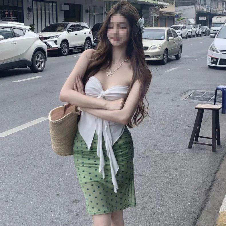 Women s White Lace-Up Bandeau Vest and Skirt Set - Summer Two-Piece Petite Fashion Medium
Women s White Lace-Up Bandeau Vest and Skirt Set - Summer Two-Piece Petite Fashion Medium