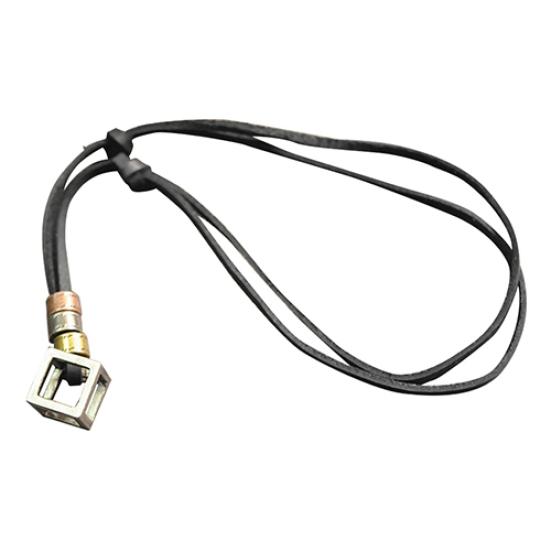 Мужское женское колье-колье в стиле ретро в стиле панк, кожаная веревка с полым кубом и подвеской чёрный
Мужское женское колье-колье в стиле ретро в стиле панк, кожаная веревка с полым кубом и подвеской чёрный