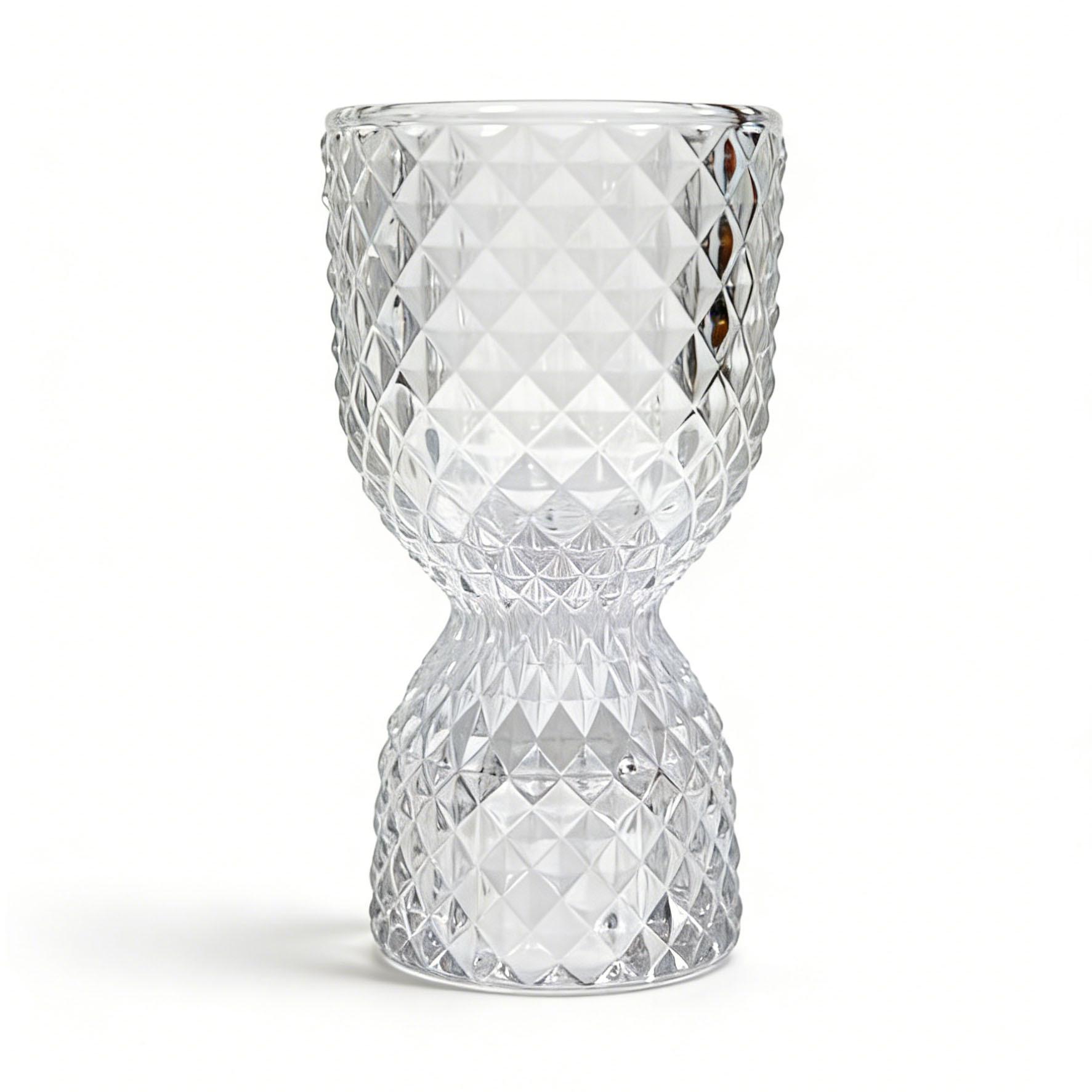 Elegant Retro Candle Holder for Home and Dining Decor - Romantic Atmosphere
Elegant Retro Candle Holder for Home and Dining Decor - Romantic Atmosphere