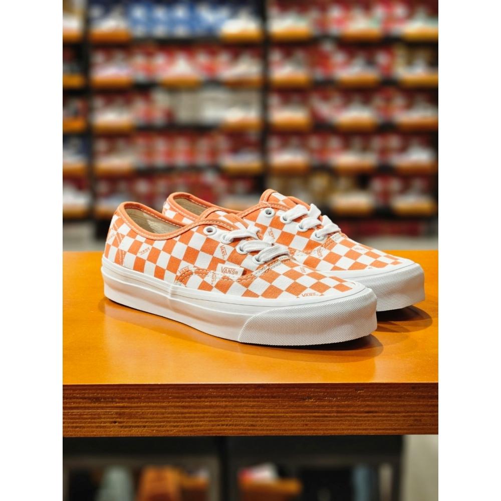 Vans Унисекс Og Vault Authentic Lx Checkerboard Mecca Orange Mecca Vn0a5fbd0hl кроссовки 230
Vans Унисекс Og Vault Authentic Lx Checkerboard Mecca Orange Mecca Vn0a5fbd0hl кроссовки 230