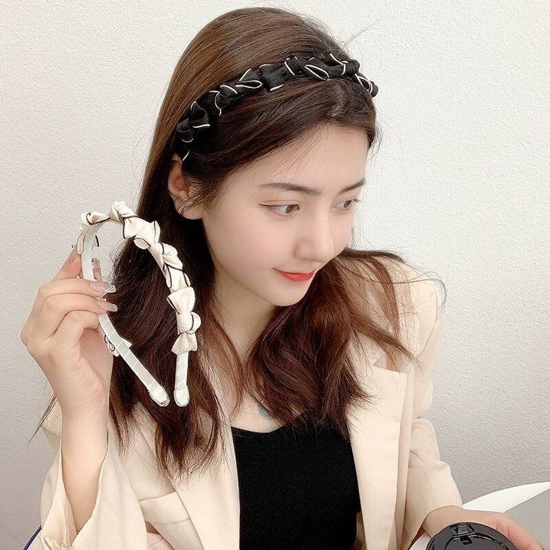 Ribbon Hairband Anti-skid Hairband Wash Face Makeup Hairband Girls Daily Hair Accessories
Ribbon Hairband Anti-skid Hairband Wash Face Makeup Hairband Girls Daily Hair Accessories