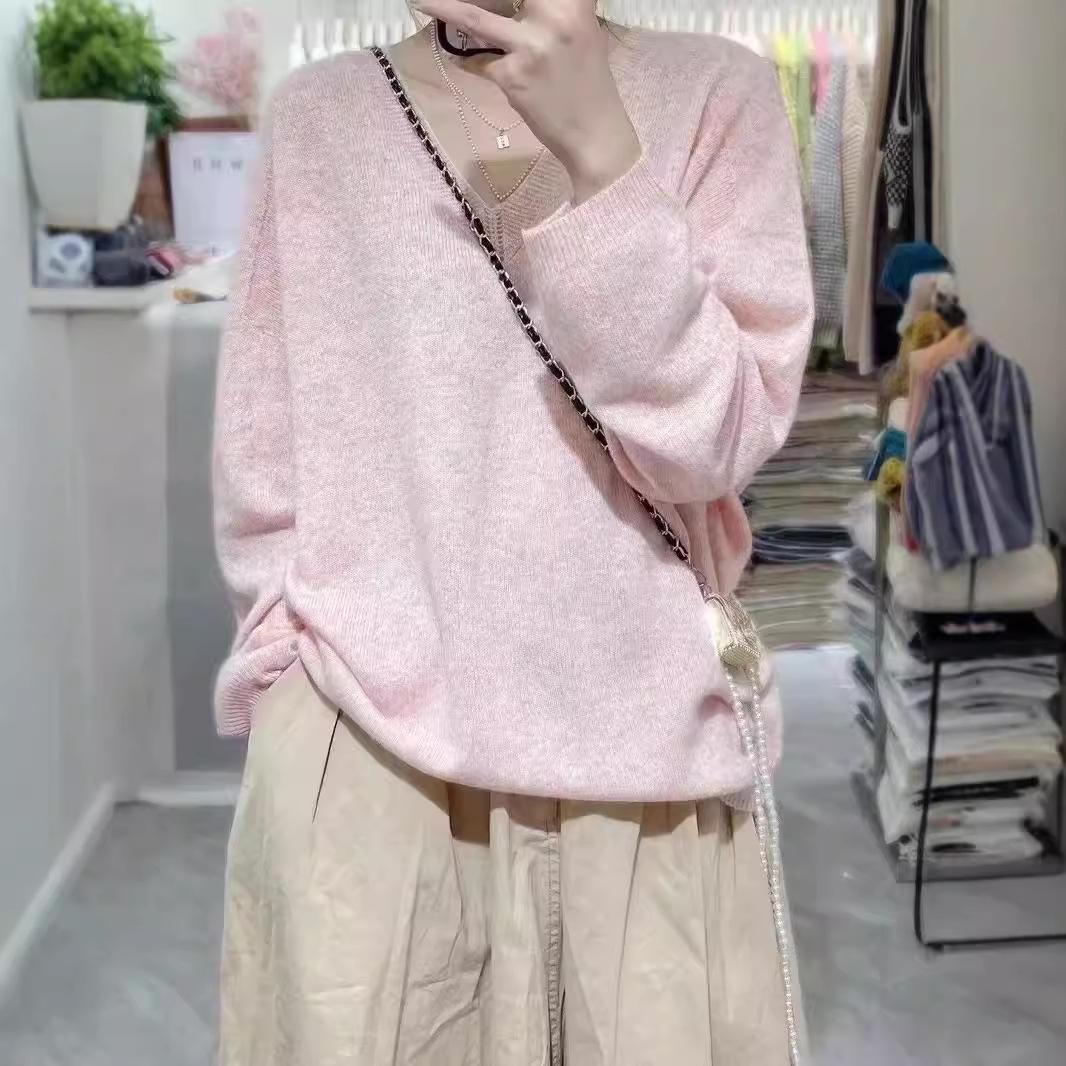 2024 Women s Cloud Cashmere V-Neck Cardigan - Loose Fit, Long Sleeve, Knitted Wool for Autumn/Winter L
2024 Women s Cloud Cashmere V-Neck Cardigan - Loose Fit, Long Sleeve, Knitted Wool for Autumn/Winter L