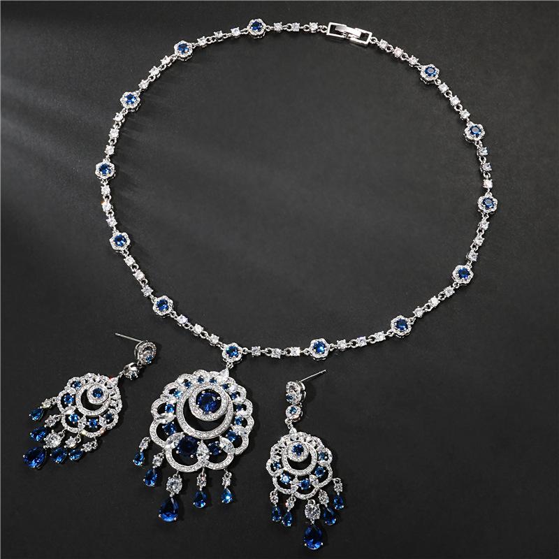 Богемное национальное романтическое советское ожерелье с подвеской в виде капель воды, норцелаин, серьги с вермикулитом, ювелирные изделия, комплект из двух предметов
Богемное национальное романтическое советское ожерелье с подвеской в виде капель воды, норцелаин, серьги с вермикулитом, ювелирные изделия, комплект из двух предметов