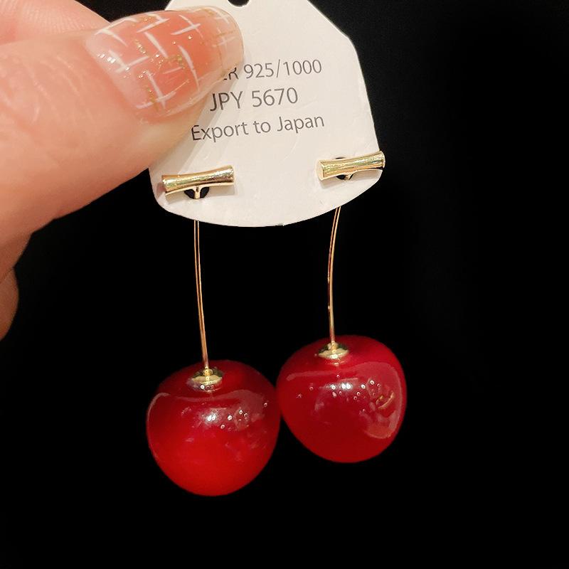 Diamond strawberry cherry earrings autumn and winter new sweet versatile stud earrings niche design light luxury earrings women
Diamond strawberry cherry earrings autumn and winter new sweet versatile stud earrings niche design light luxury earrings women