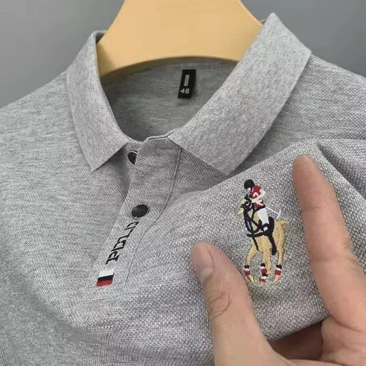 Чоловіча поло-сорочка великих розмірів 2024 року: Короткі рукави, дизайн з лацканами, стильний образ 5XL світло-сірий колір
Чоловіча поло-сорочка великих розмірів 2024 року: Короткі рукави, дизайн з лацканами, стильний образ 5XL світло-сірий колір