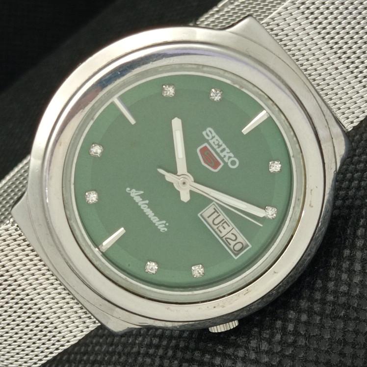 USED VINTAGE SEIKO 5 AUTOMATIC 7019A JAPAN MENS D/D GREEN WATCH 606-a314461-2 SKU606-a314461
USED VINTAGE SEIKO 5 AUTOMATIC 7019A JAPAN MENS D/D GREEN WATCH 606-a314461-2 SKU606-a314461