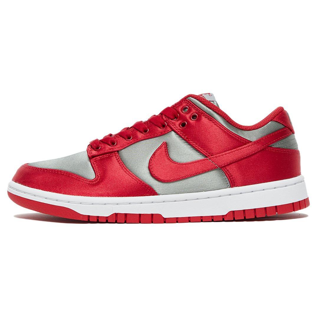 Новые женские Nike Dunk Low Unlv Satin DX5931-001 35.5
Новые женские Nike Dunk Low Unlv Satin DX5931-001 35.5