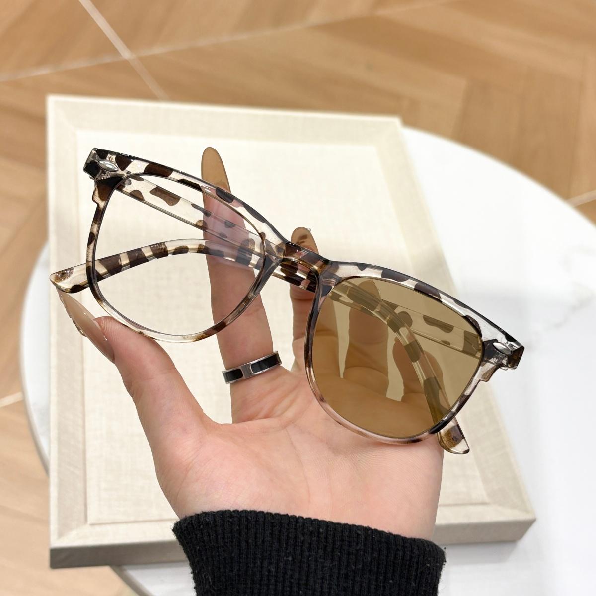 2pcs European and American retro fashion Y2K sunglasses for summer sun shading, sun protection, UV protection, lightweight sungl
2pcs European and American retro fashion Y2K sunglasses for summer sun shading, sun protection, UV protection, lightweight sungl