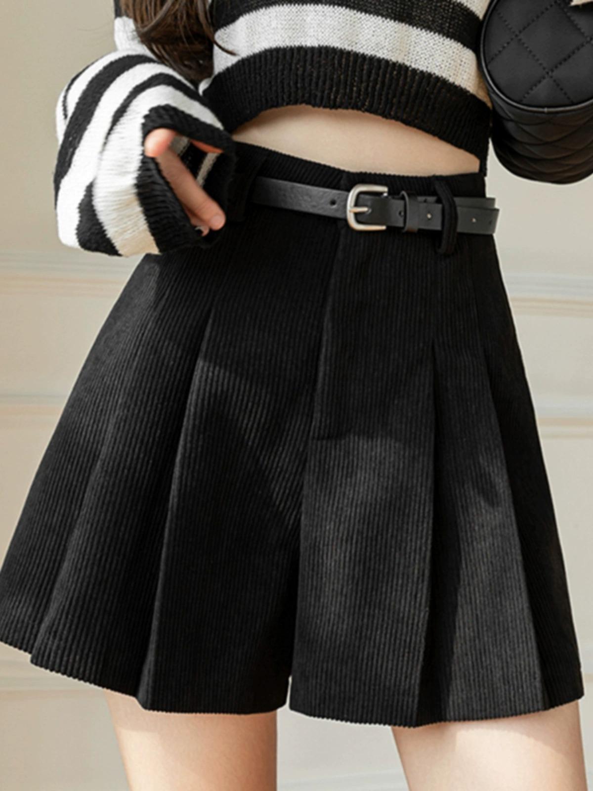 Women s High Waist Corduroy A-line Pleated Culottes Winter Shorts 2024 M чорний
Women s High Waist Corduroy A-line Pleated Culottes Winter Shorts 2024 M чорний