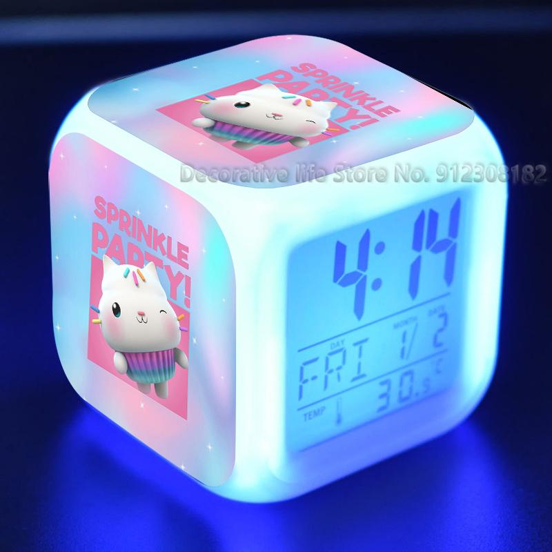 Gabbys Dollhouse Gabby Cat Будильник Милые мультяшные часы Цифровой дисплей Детские светодиодные часы Электронные гаджеты с подсветкой
Gabbys Dollhouse Gabby Cat Будильник Милые мультяшные часы Цифровой дисплей Детские светодиодные часы Электронные гаджеты с подсветкой