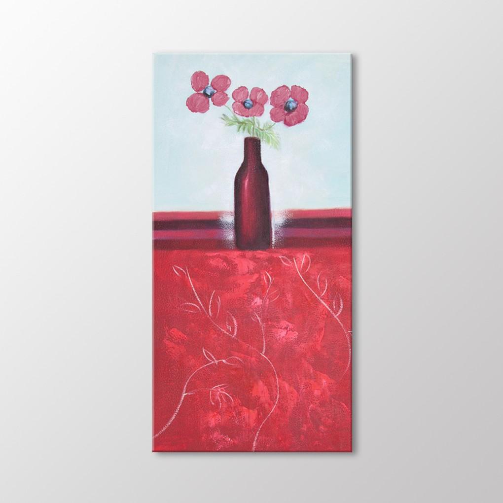 Цветы в вазе на столе
Цветы в вазе на столе