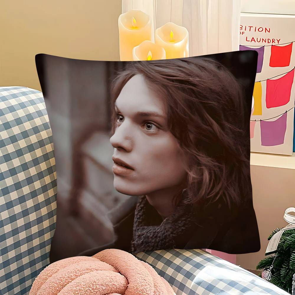 pc Actor JJamie Campbell Bower Pillow Case Fashion Square Pillowcase Bedroom Sofa Room Ins Decoration Leisure 40x40cm
pc Actor JJamie Campbell Bower Pillow Case Fashion Square Pillowcase Bedroom Sofa Room Ins Decoration Leisure 40x40cm