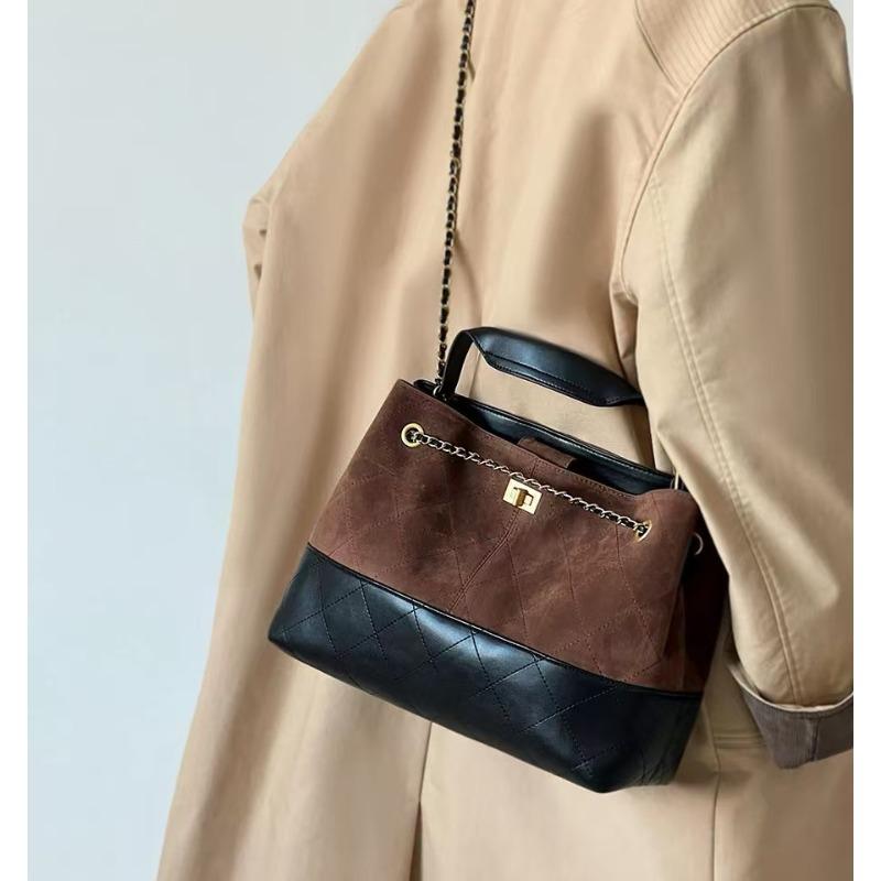 autumn and winter new matte suede leather rhombus chain tote large capacity shoulder messenger bag women темно-коричневого кольору
autumn and winter new matte suede leather rhombus chain tote large capacity shoulder messenger bag women темно-коричневого кольору